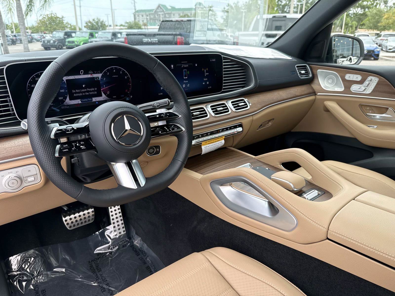 New 2026 Moonlight White Mercedes-Benz 450 4MATIC® SUV image 17