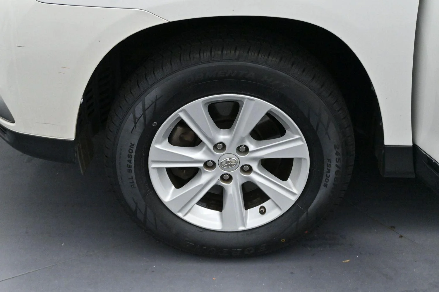 Used 2012 Blizzard Pearl Toyota SE image 32