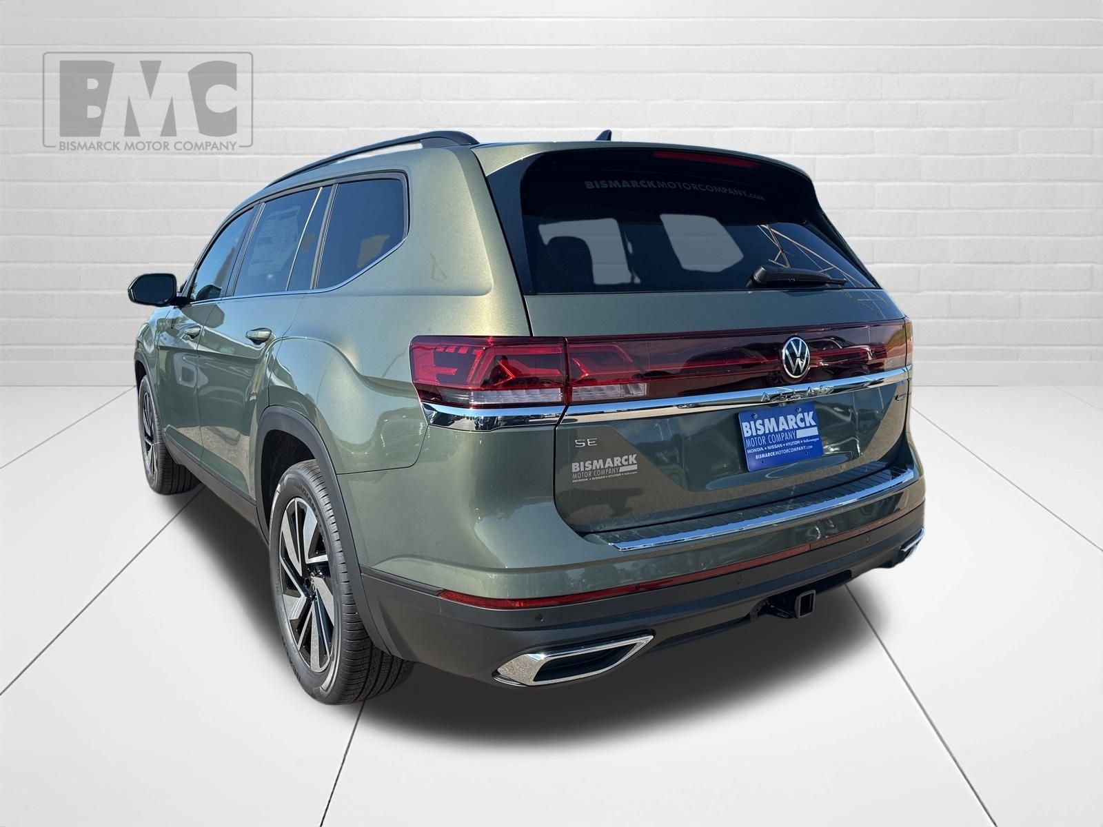 New 2026 Green Volkswagen 2.0T SE w/Technology image 4