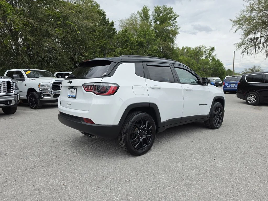 Certified Used 2022 Bright White Clearcoat Jeep Altitude image 4