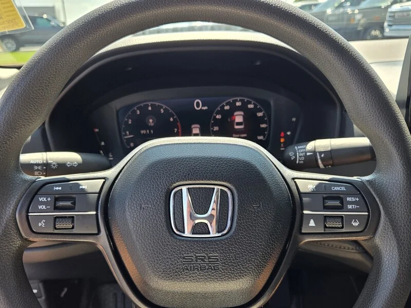 Used 2025 Platinum White Pearl Honda SE image 23