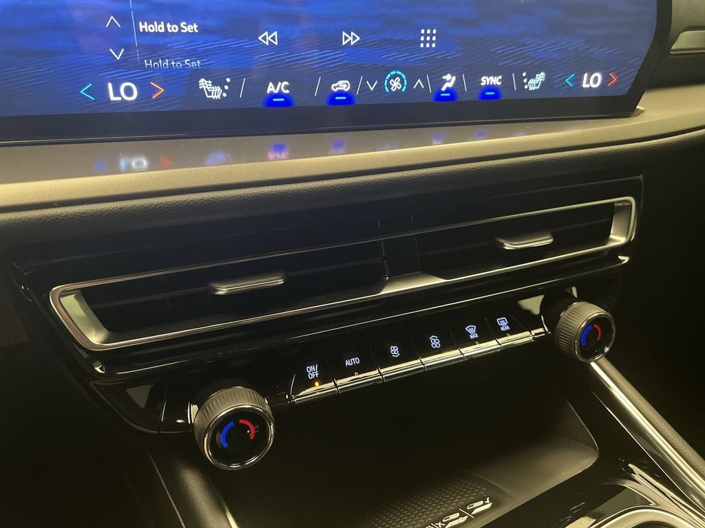 2027 Chevrolet Traverse LT - Photo 18