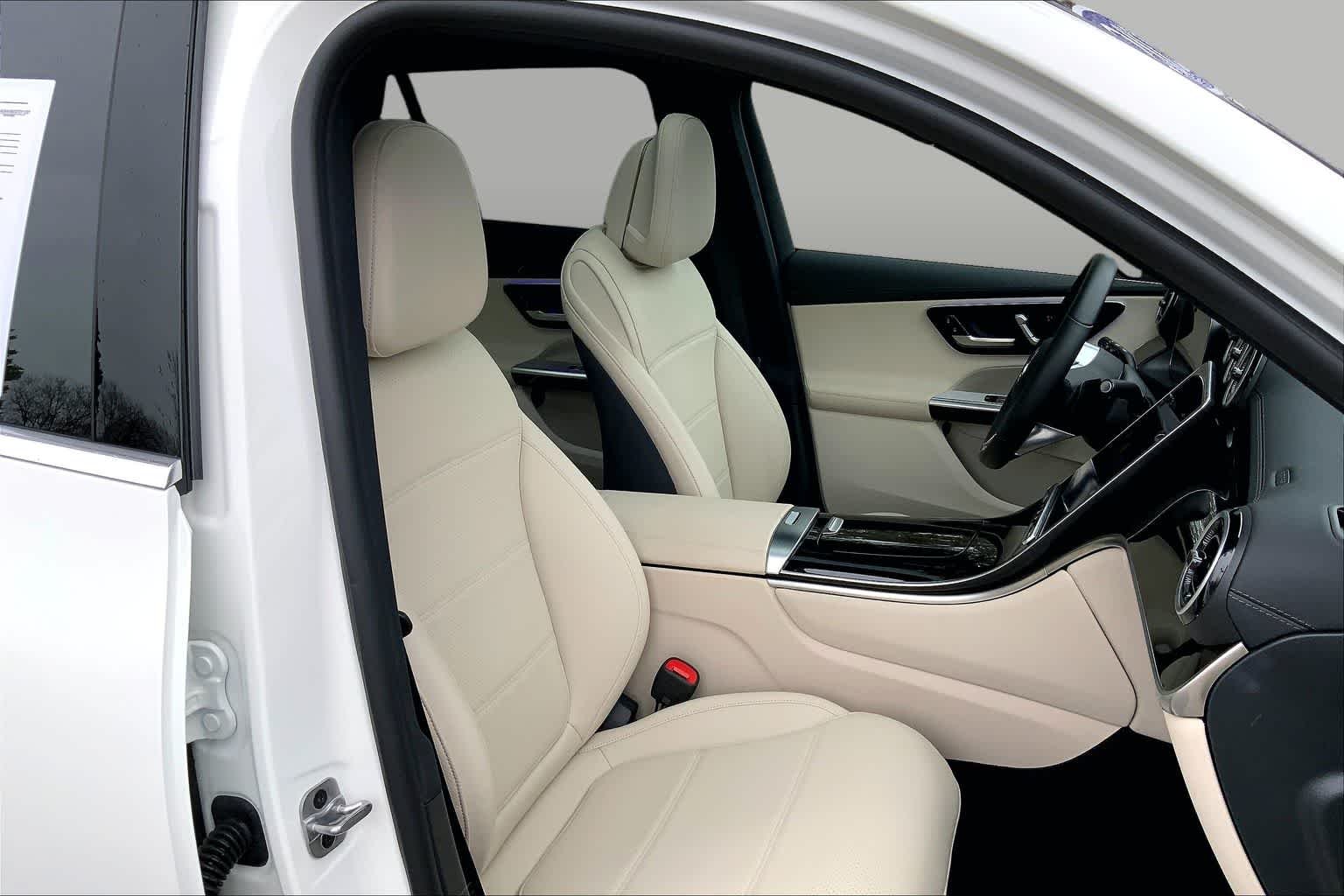 Certified Used 2025 Polar White Mercedes-Benz GLC 300 image 8