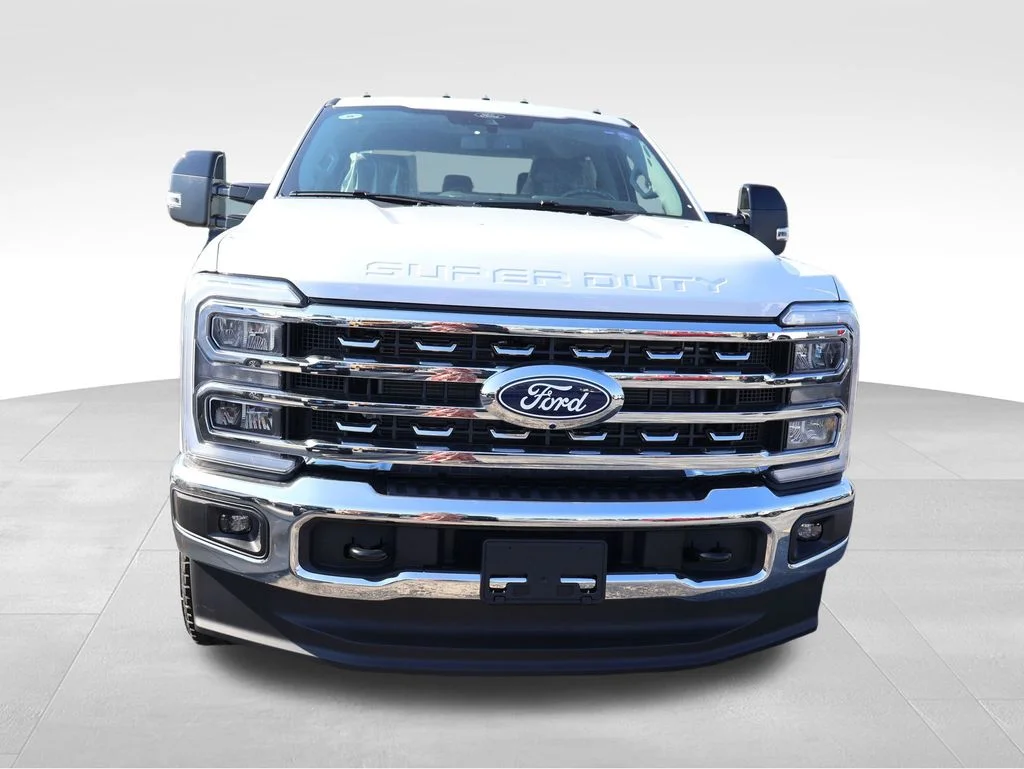 New 2027 White Ford F250 4X4 CREW/C image 8