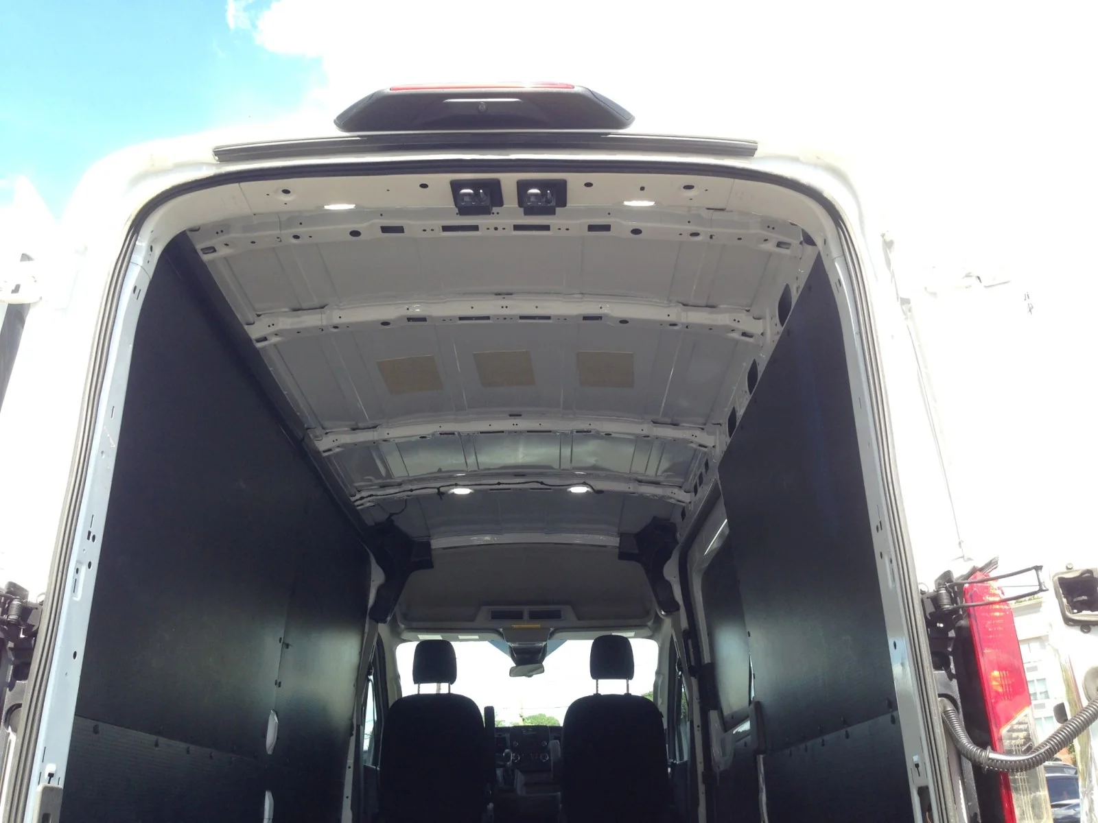 Used 2020 Oxford White Ford w/ rearCam image 16