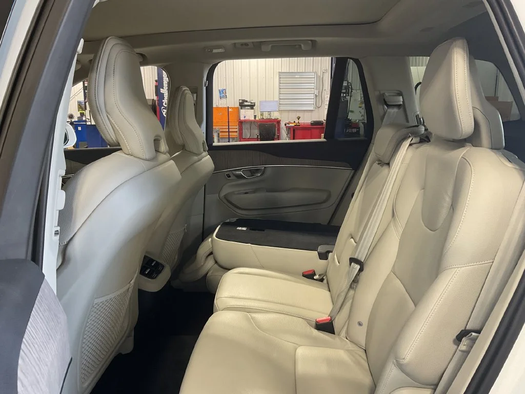 Used 2024 White Volvo B6 Core image 9