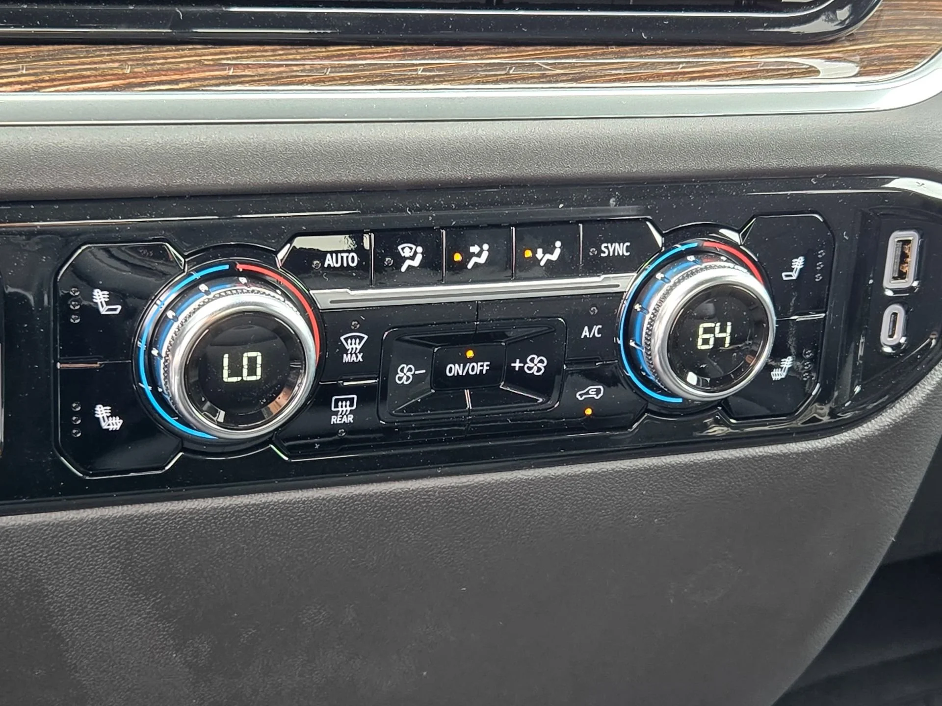 New 2026 Sterling Metallic GMC SLE image 43