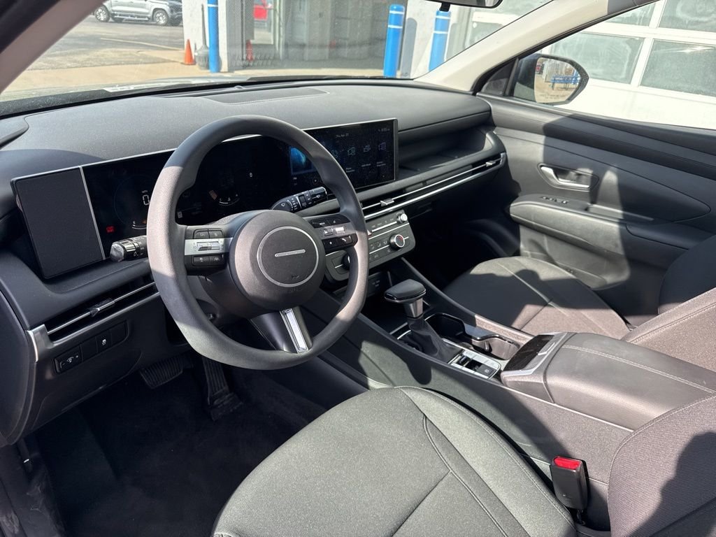 Certified Used 2025 Green Hyundai SE image 18