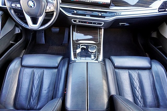 Used 2025 White BMW xDrive50e image 29