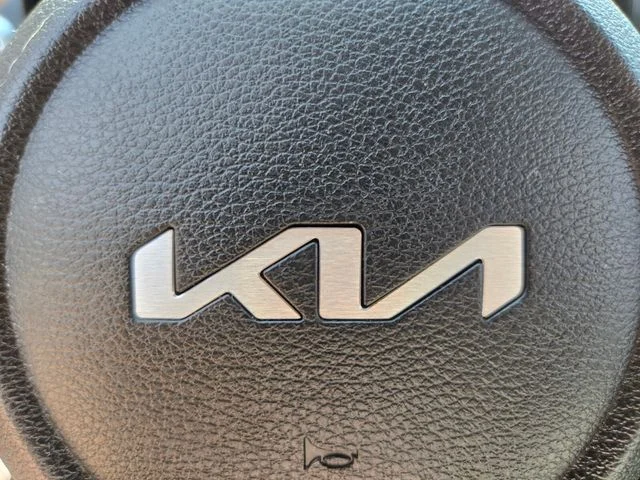 Used 2025 Silver Kia  image 32