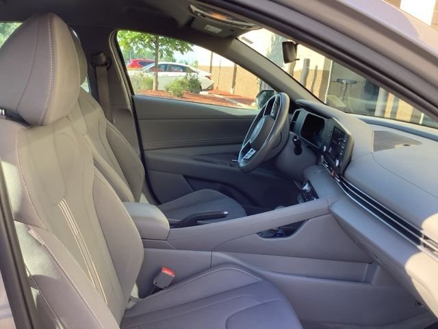 2025 Hyundai Elantra SEL - Photo 25