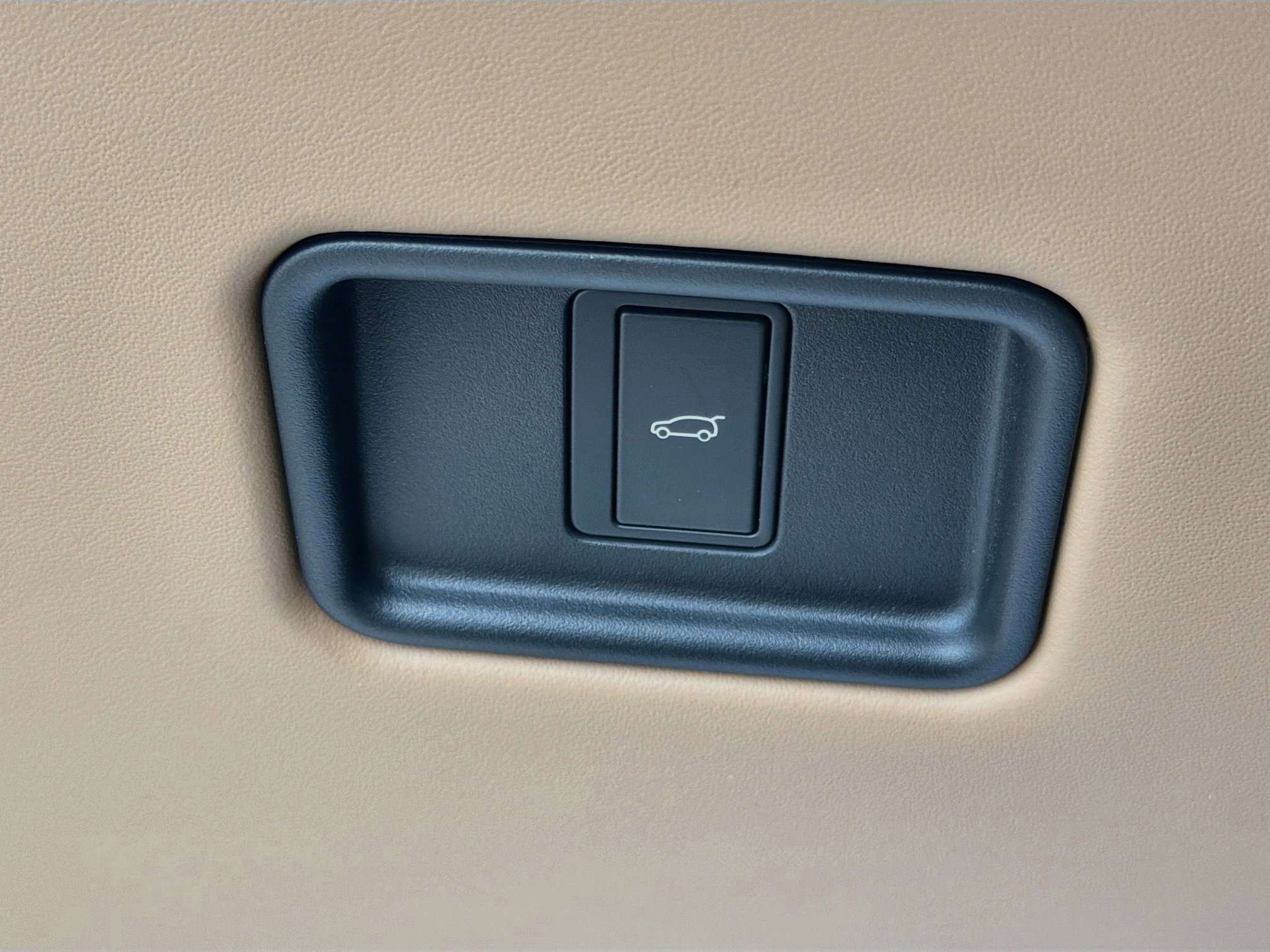 New 2027 British Racing Green LAND ROVER SE image 36