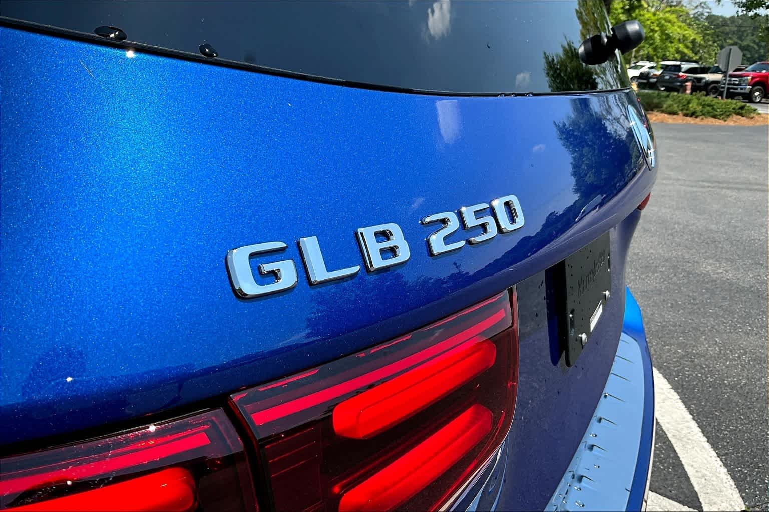 Used 2024 Starling Blue Metallic Mercedes-Benz GLB 250 image 15