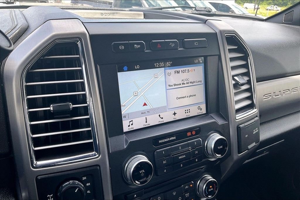 Used 2017 Silver Ford Platinum image 24