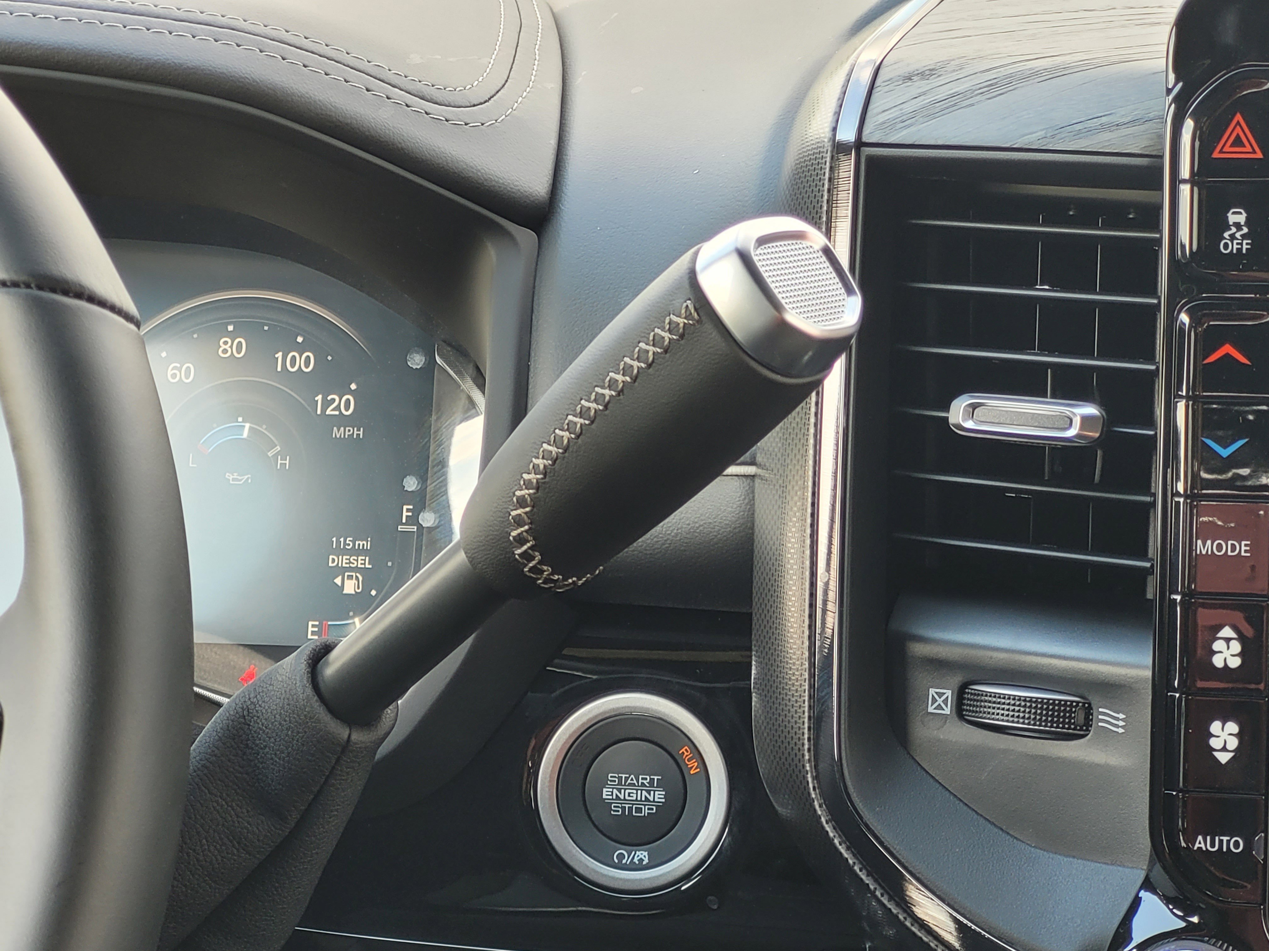 2025 RAM 3500 Limited - Photo 16