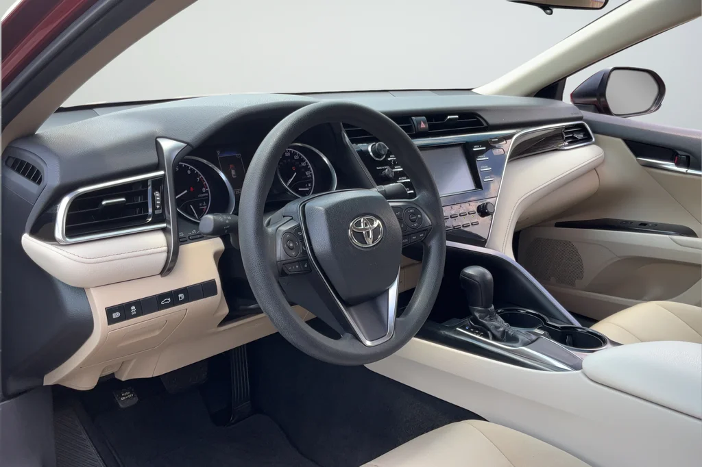 Used 2018 Red Toyota LE image 24