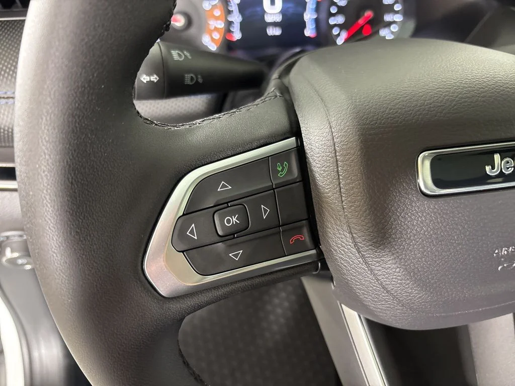 New 2026 White Jeep Latitude image 19