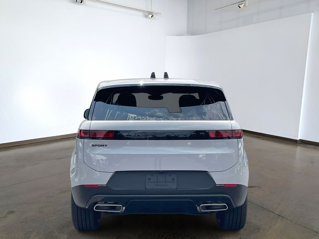 New 2026 Borasco Grey Land Rover SE image 5