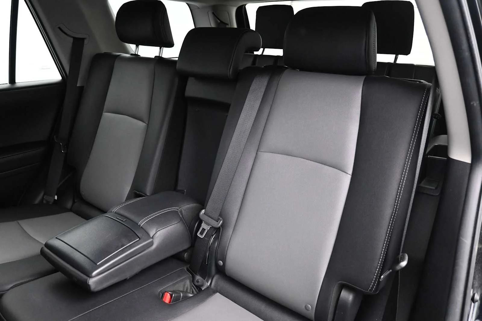 Used 2022 Midnight Black Metallic Toyota SR5 Premium image 13