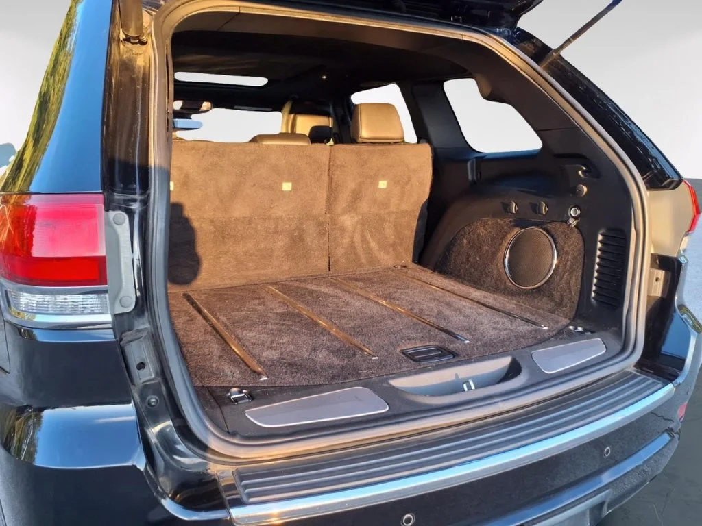 Used 2017 Black Jeep Overland image 8