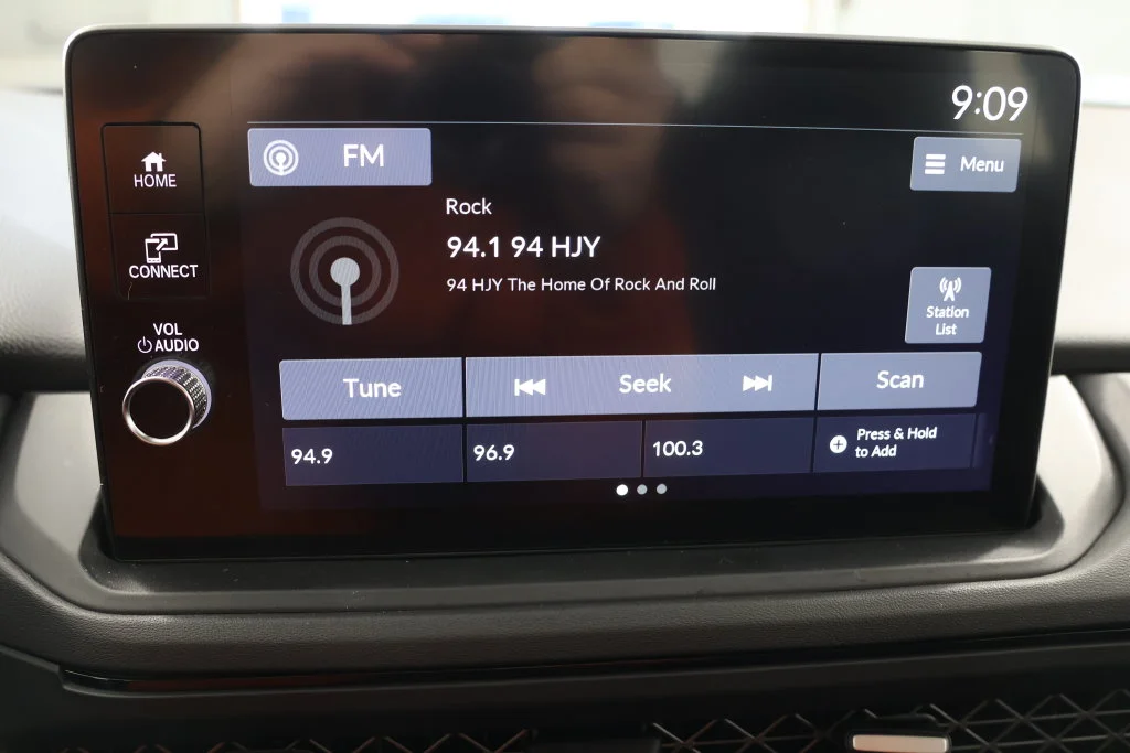 Used 2026 Platinum White Pearl Honda SE image 14