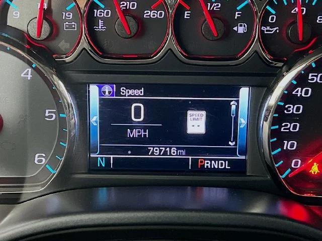 Used 2018 White GMC SLT image 15