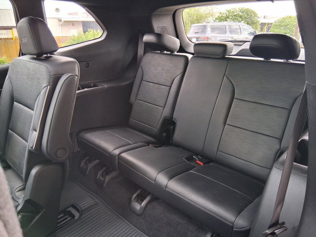 Used 2025 Ebony Twilight Metallic Buick Sport Touring image 23