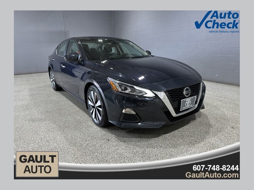 Used 2022 Blue Metallic Nissan 2.5 SV image 1