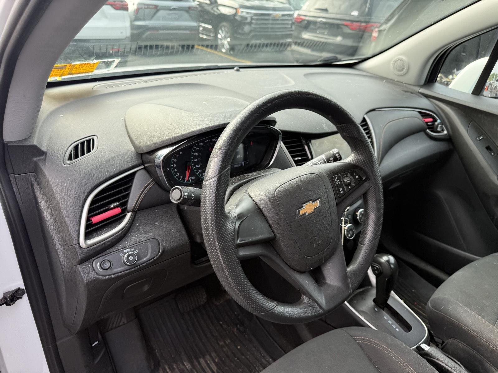 Used 2019 SUMMIT WHITE Chevrolet LS image 7