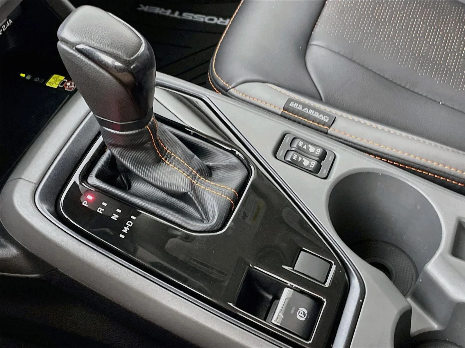 Used 2025 Ice Silver Metallic Subaru Limited image 19