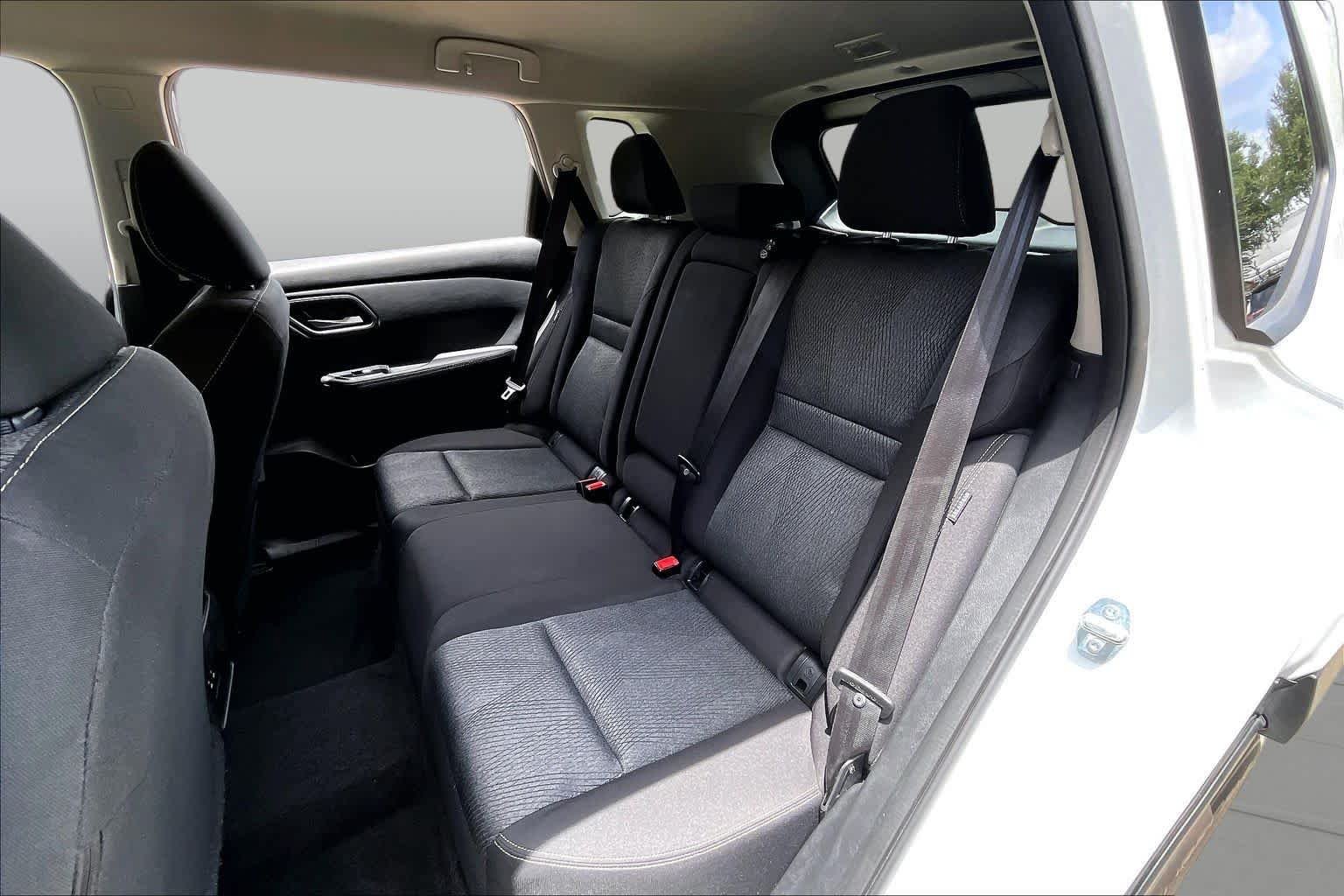 Used 2024 Everest White Pearl Nissan SV image 19