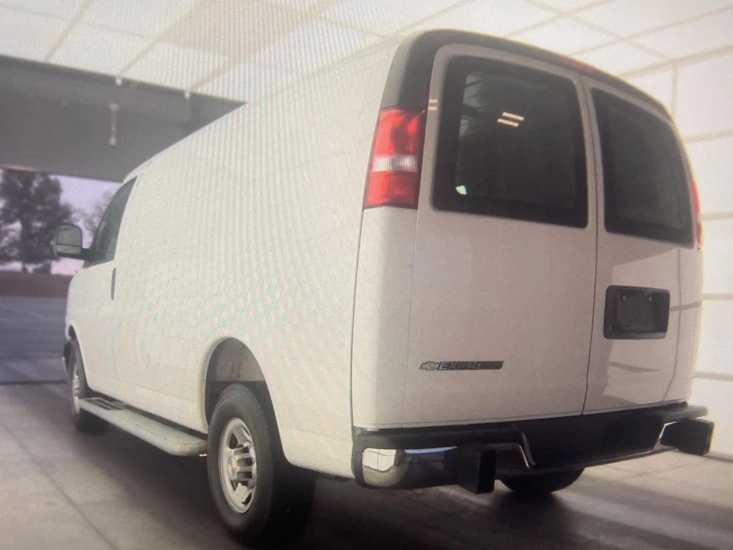 Used 2025 Summit White Chevrolet Cargo Van image 6