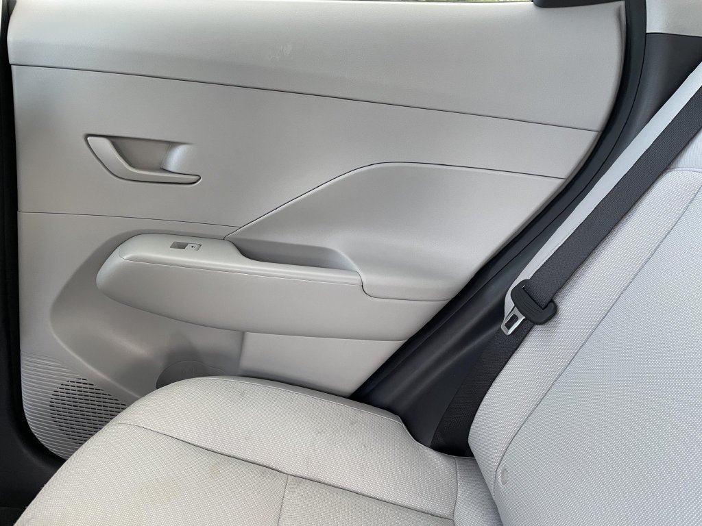 Used 2025 White Hyundai SEL image 17