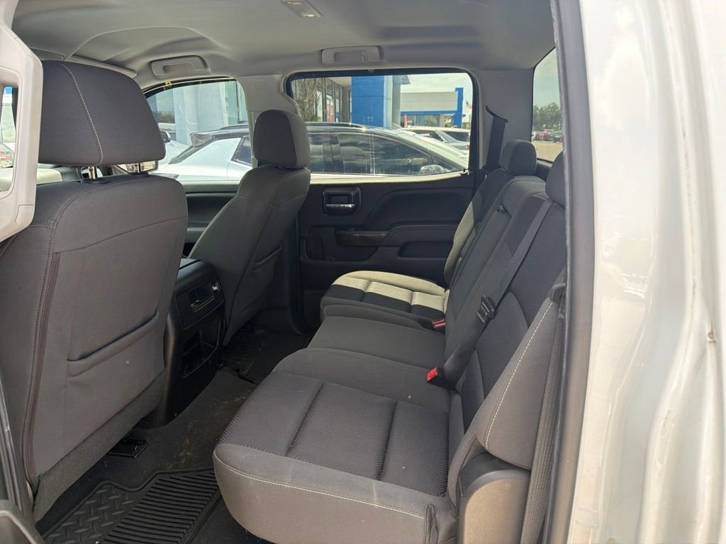 Used 2018 White GMC SLE image 10