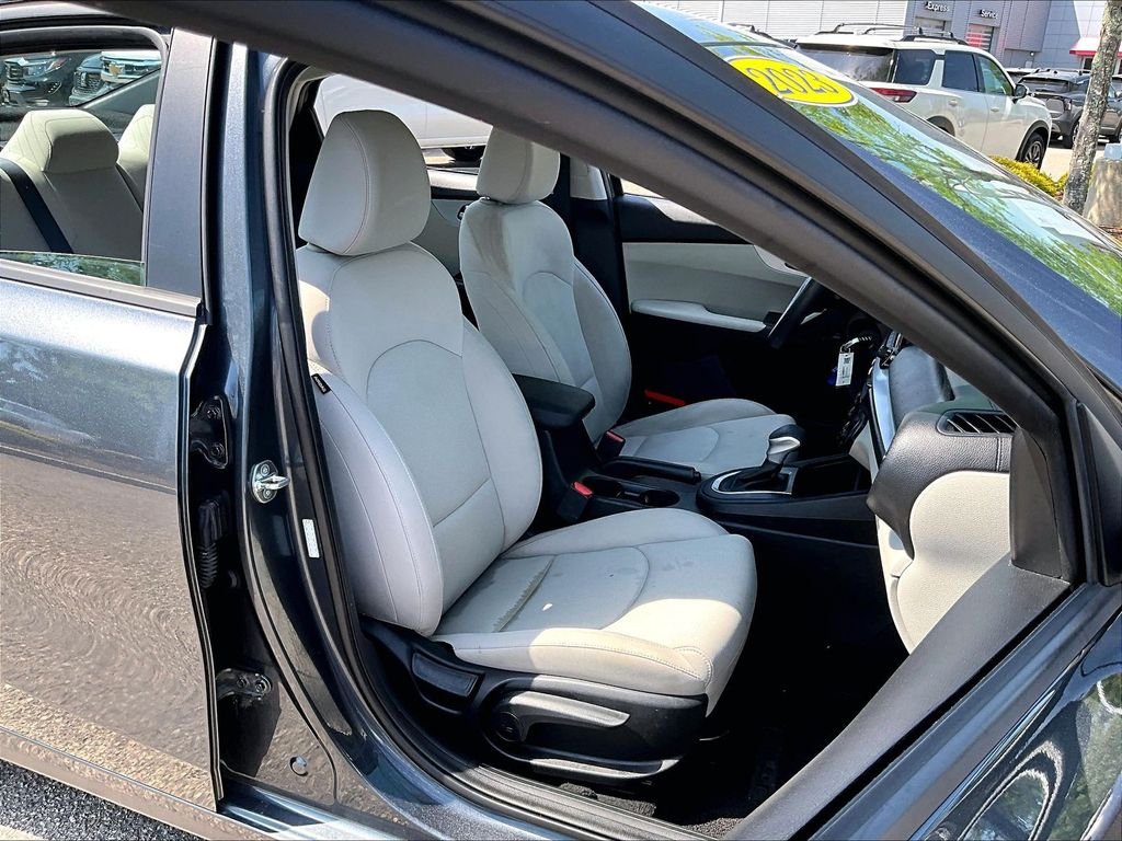 Used 2023 Gray Kia LXS image 11
