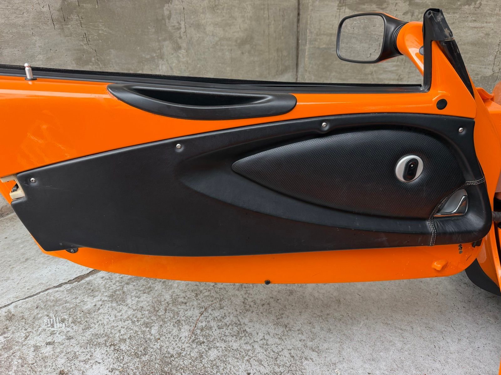 Used 2005 Orange Lotus Base image 14