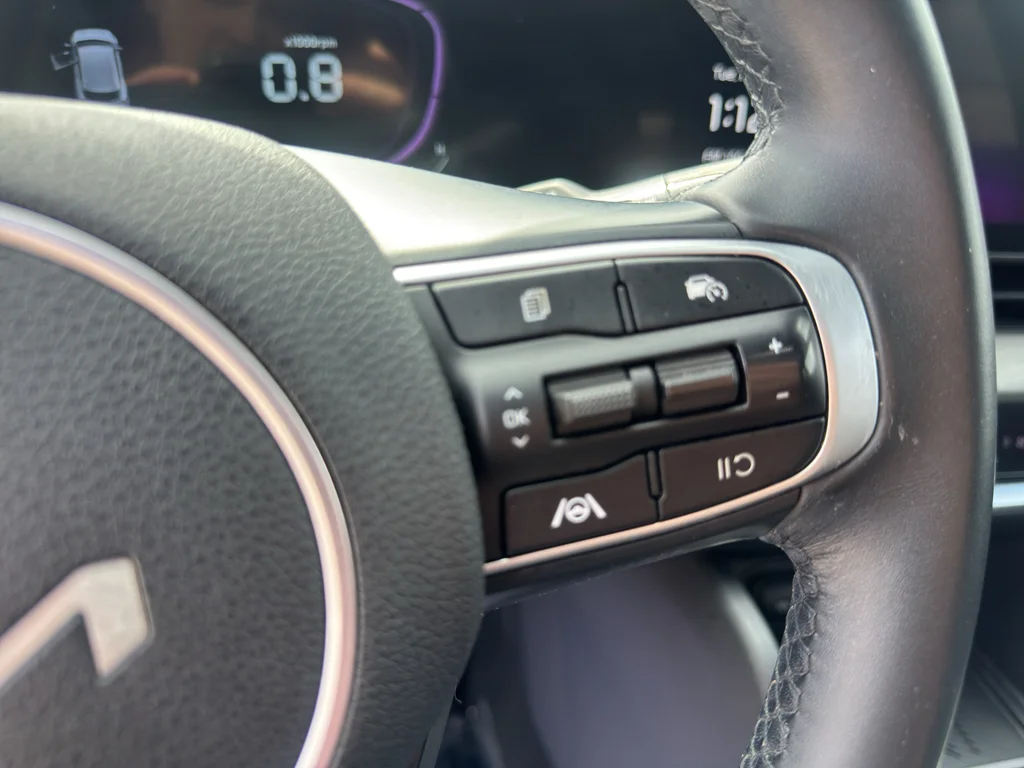 Used 2023 DAWNING RED Kia X-Line image 21