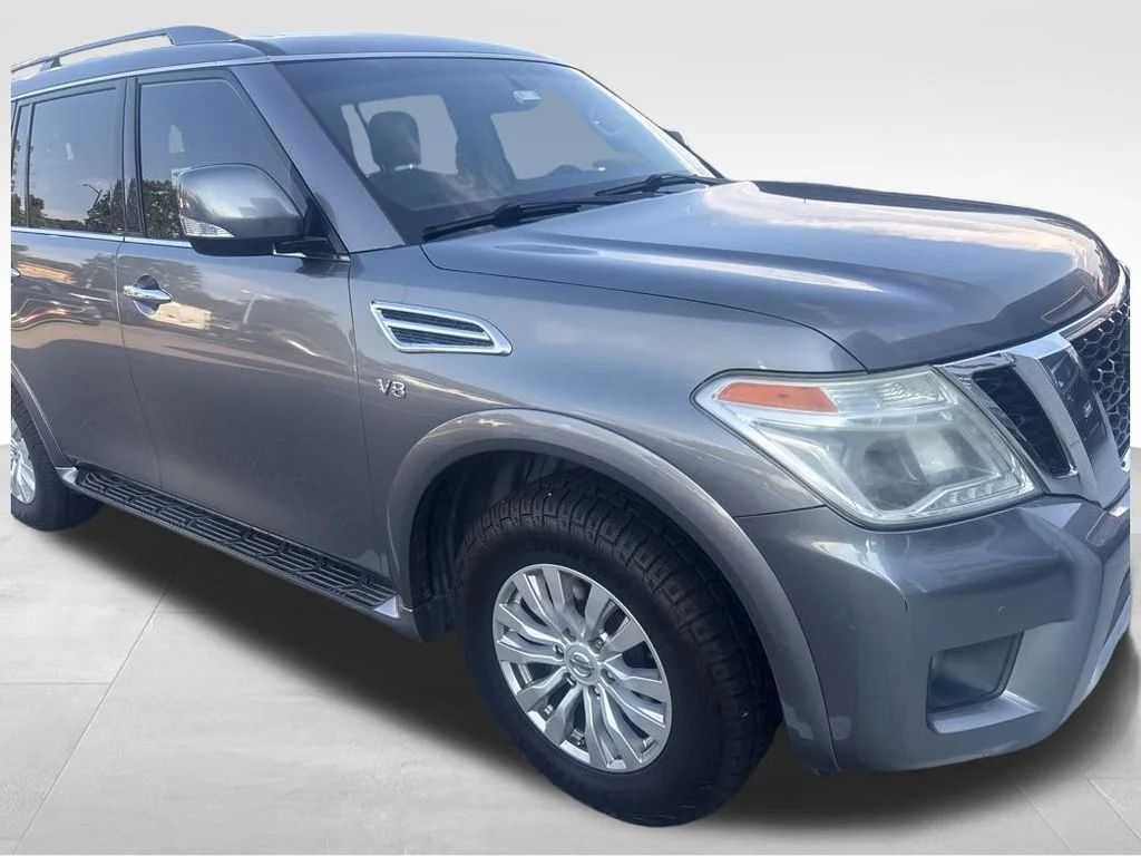 Used 2017 Gray Nissan SV image 4
