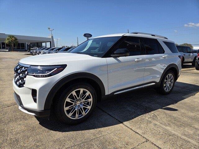 New 2026 Star White Metallic Tri-Coat Ford Platinum™ image 9