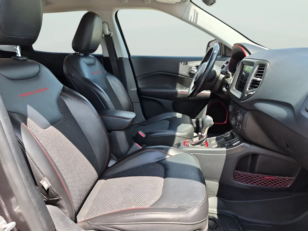 Used 2019 Gray Jeep Trailhawk image 38