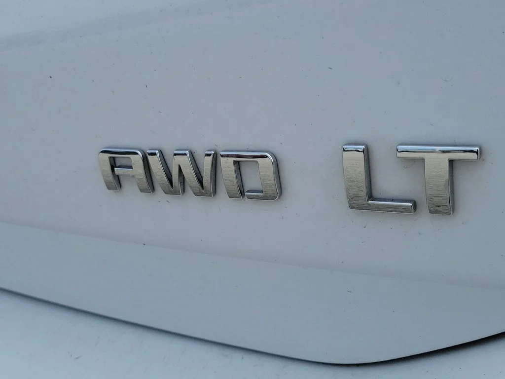 Used 2022 White Chevrolet LT image 6