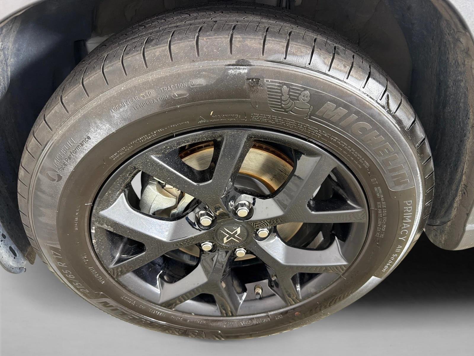 Certified Used 2025 Wind Chill Pearl Toyota L image 11