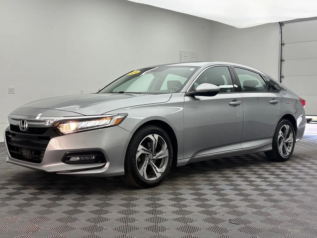 Used 2020 Silver Honda EX-L image 2