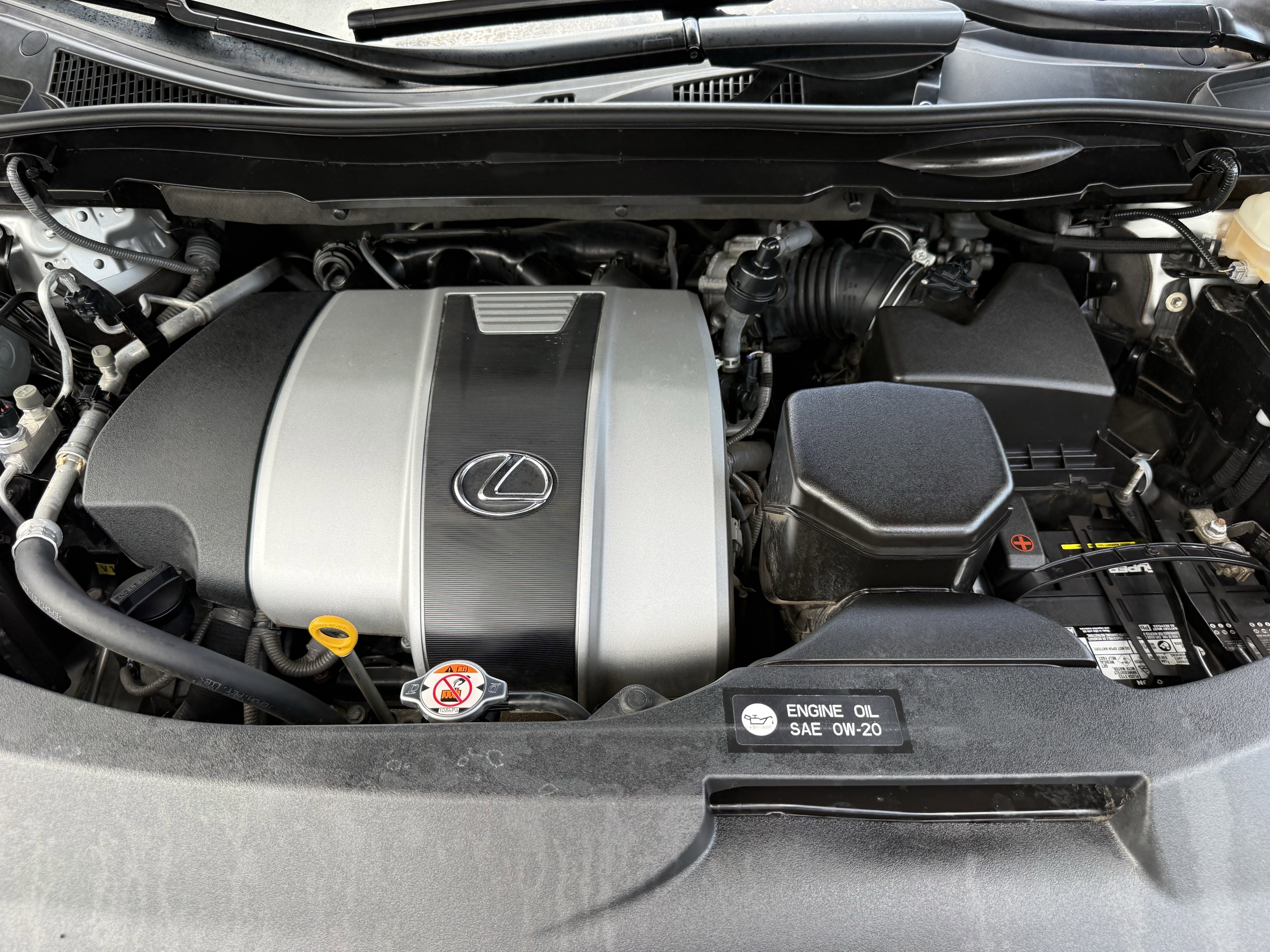 Used 2018 Silver Lexus RX 350L Premium image 34