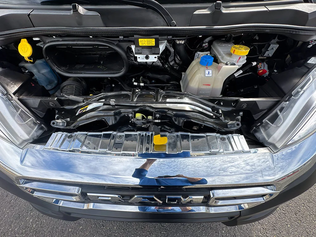 Used 2025 White Ram Base image 34