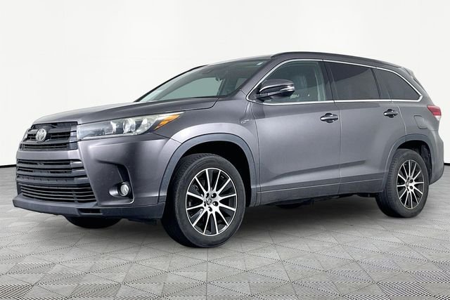 Used 2018 Gray Toyota SE image 1