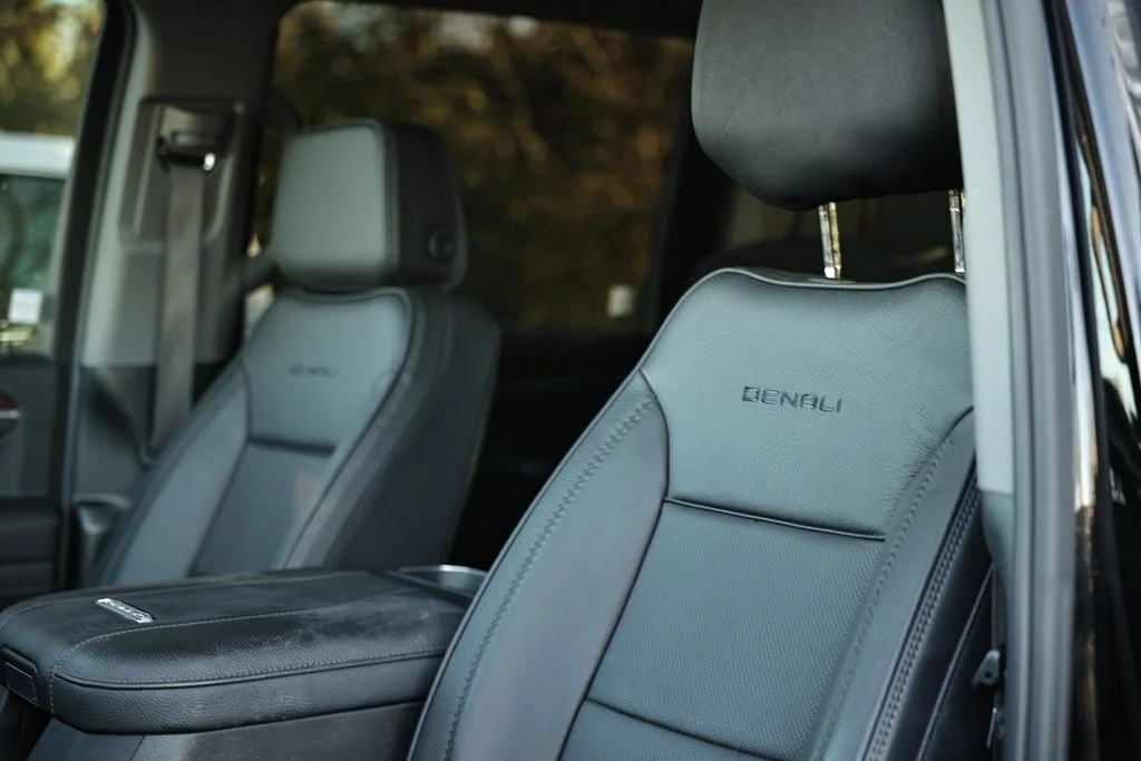 Used 2025 Black GMC Denali image 9