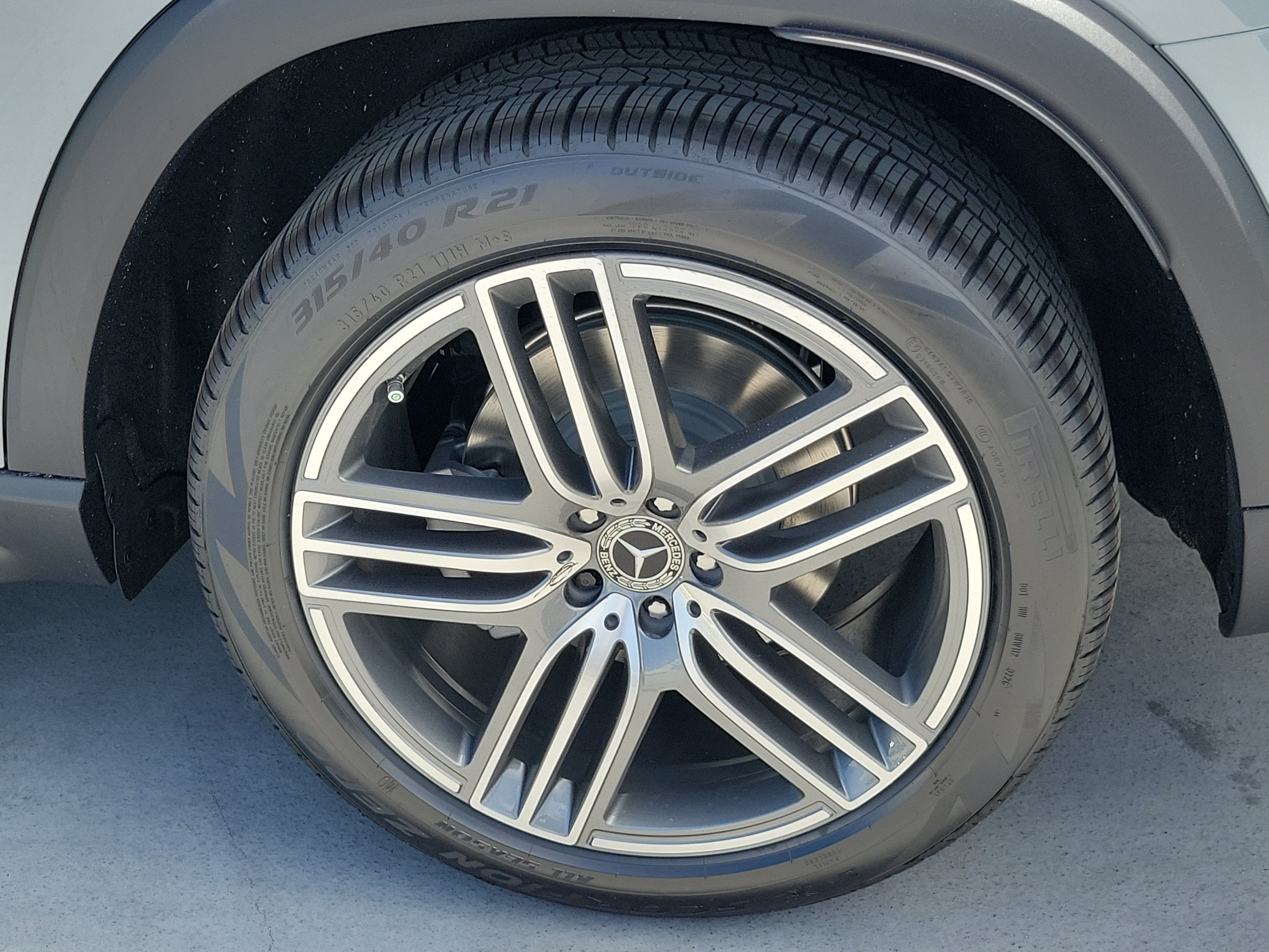 New 2026 MANUFAKTUR Alpine Grey Mercedes-Benz GLS 450 image 40
