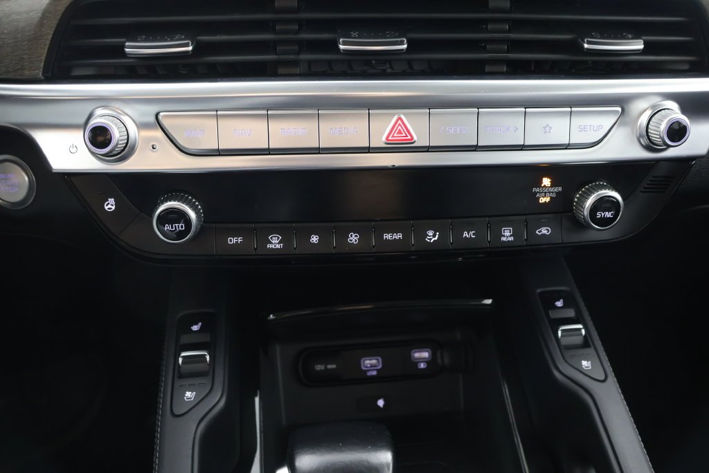 Used 2020 Snow White Pearl Kia EX image 15