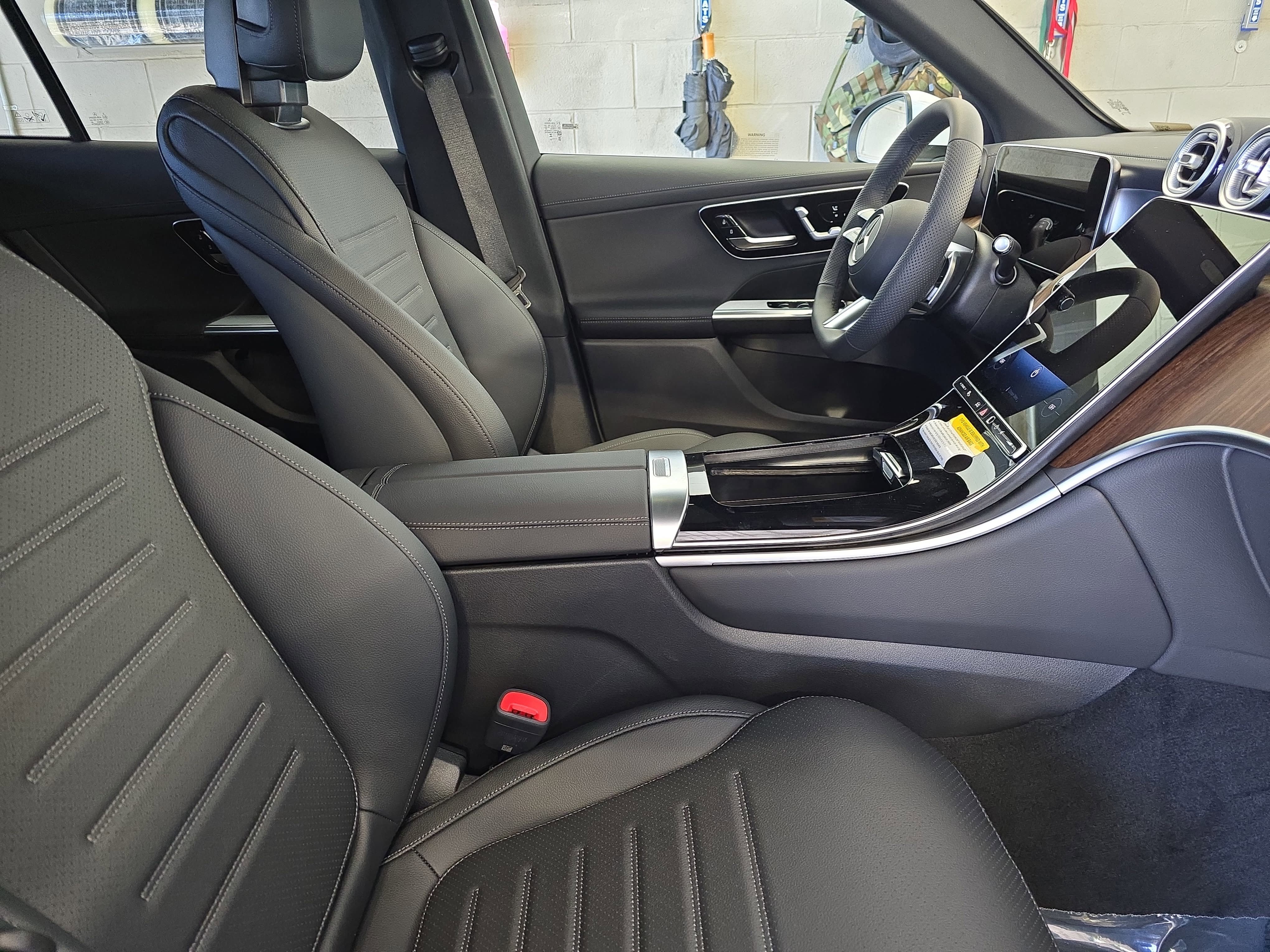 New 2026 Polar White Mercedes-Benz GLC300 image 10